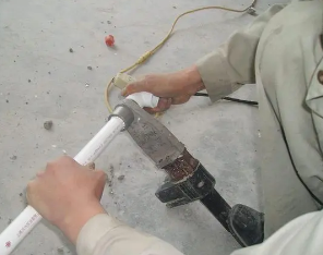 霞山漏水维修电话